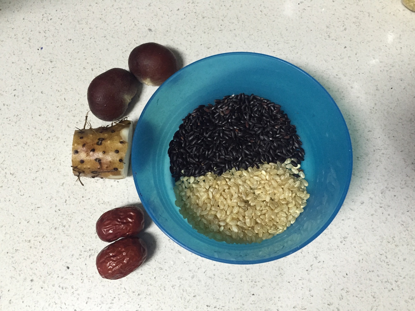 宝宝辅食 - 黑米红枣板栗山药粥的做法 步骤1