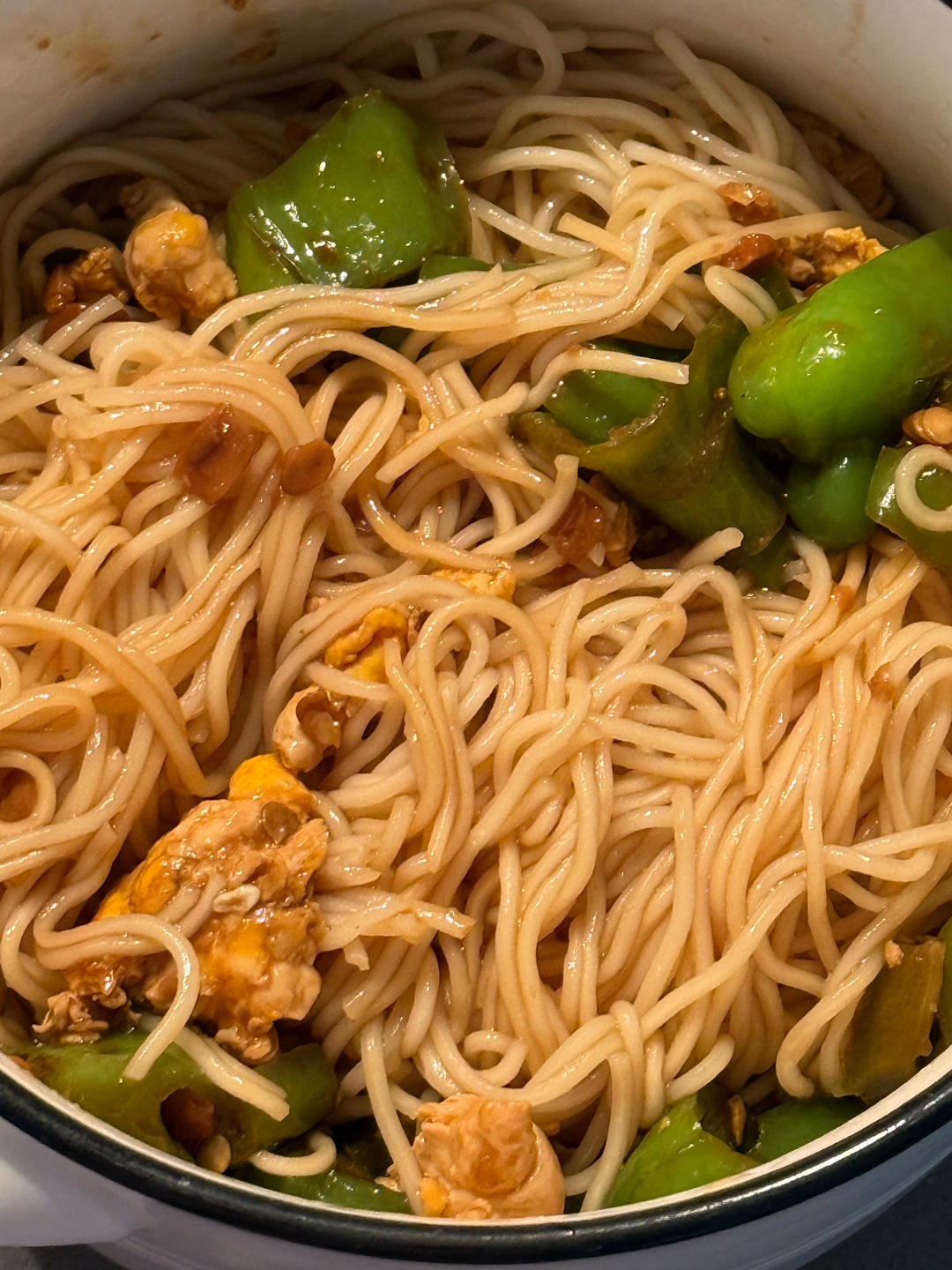 青椒鸡蛋拌面