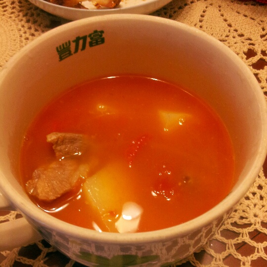 番茄土豆玉米排骨汤
