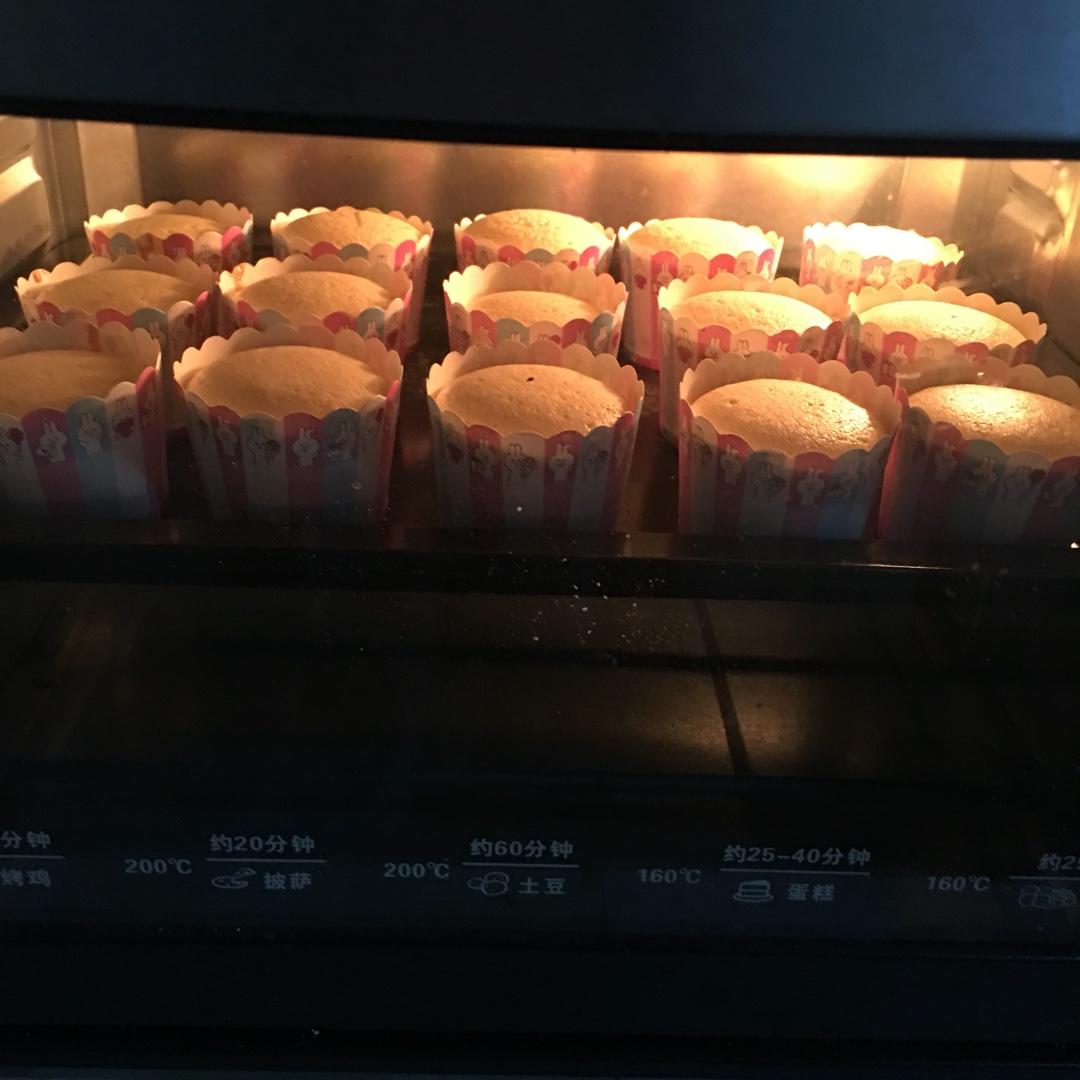 海绵纸杯蛋糕