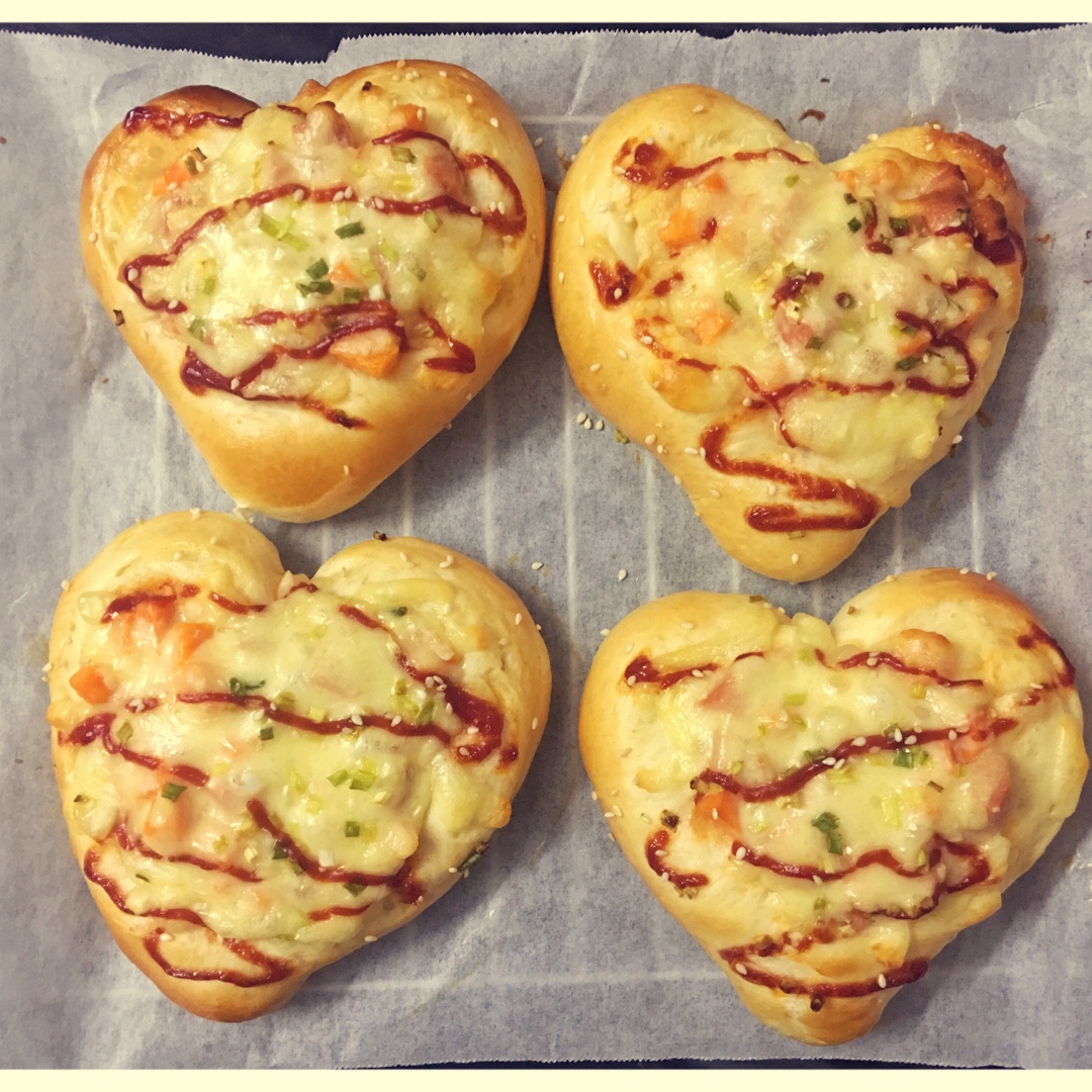 有爱早餐包---心形火腿杂蔬面包