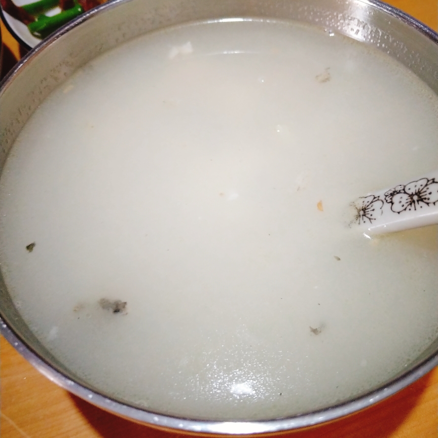 孕妈必备下奶汤(不加奶的奶白色鲫鱼汤)的做法 步骤13