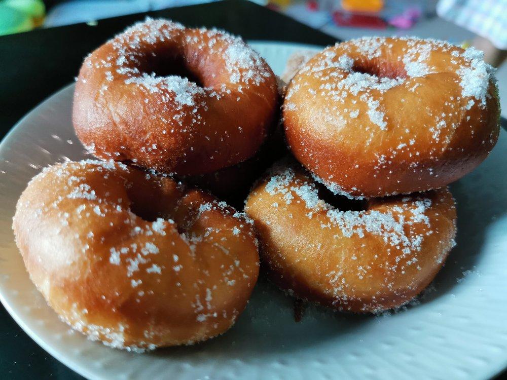 超级好吃的油炸甜甜圈