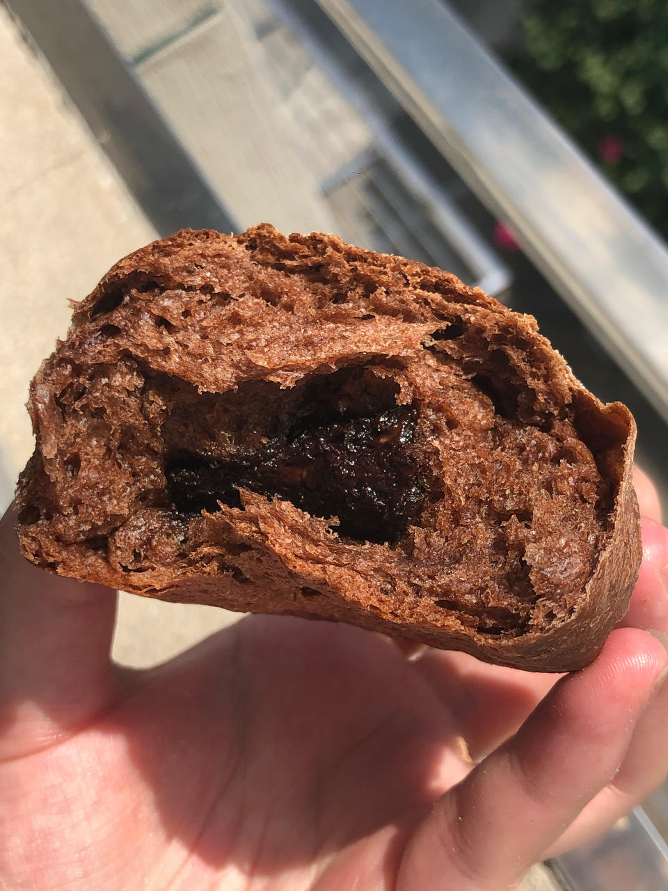 爆浆巧克力夹心面包，真是好吃到飞起！！巧克力控必须安排😋