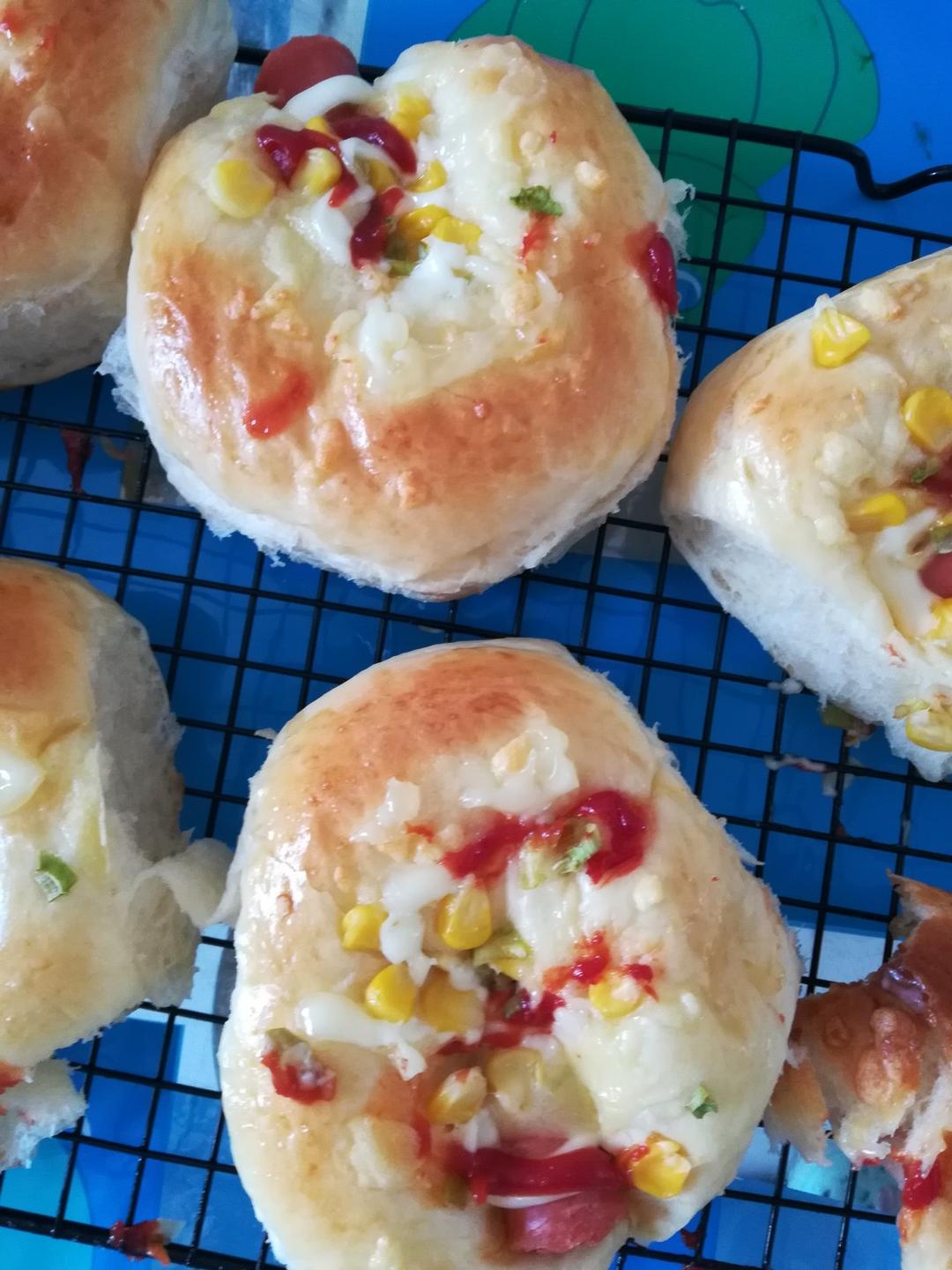 葱香芝士肠仔包