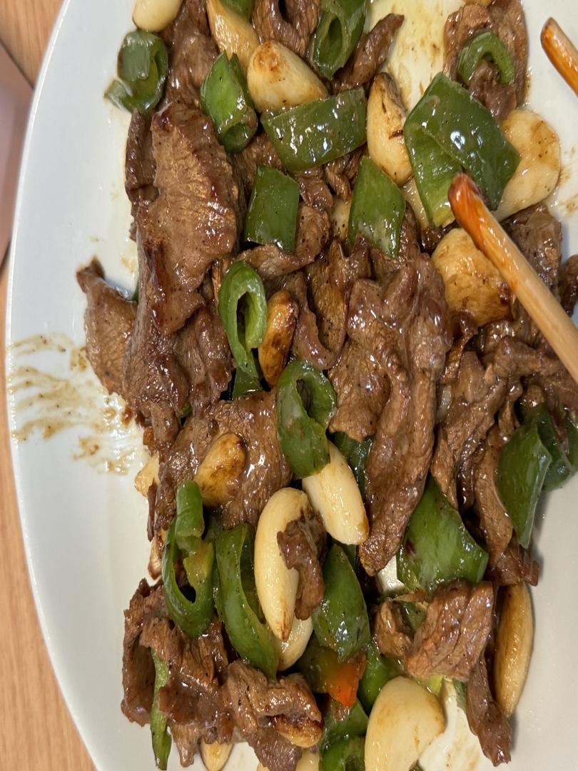 好吃到舔盘的蒜香黑椒牛肉粒