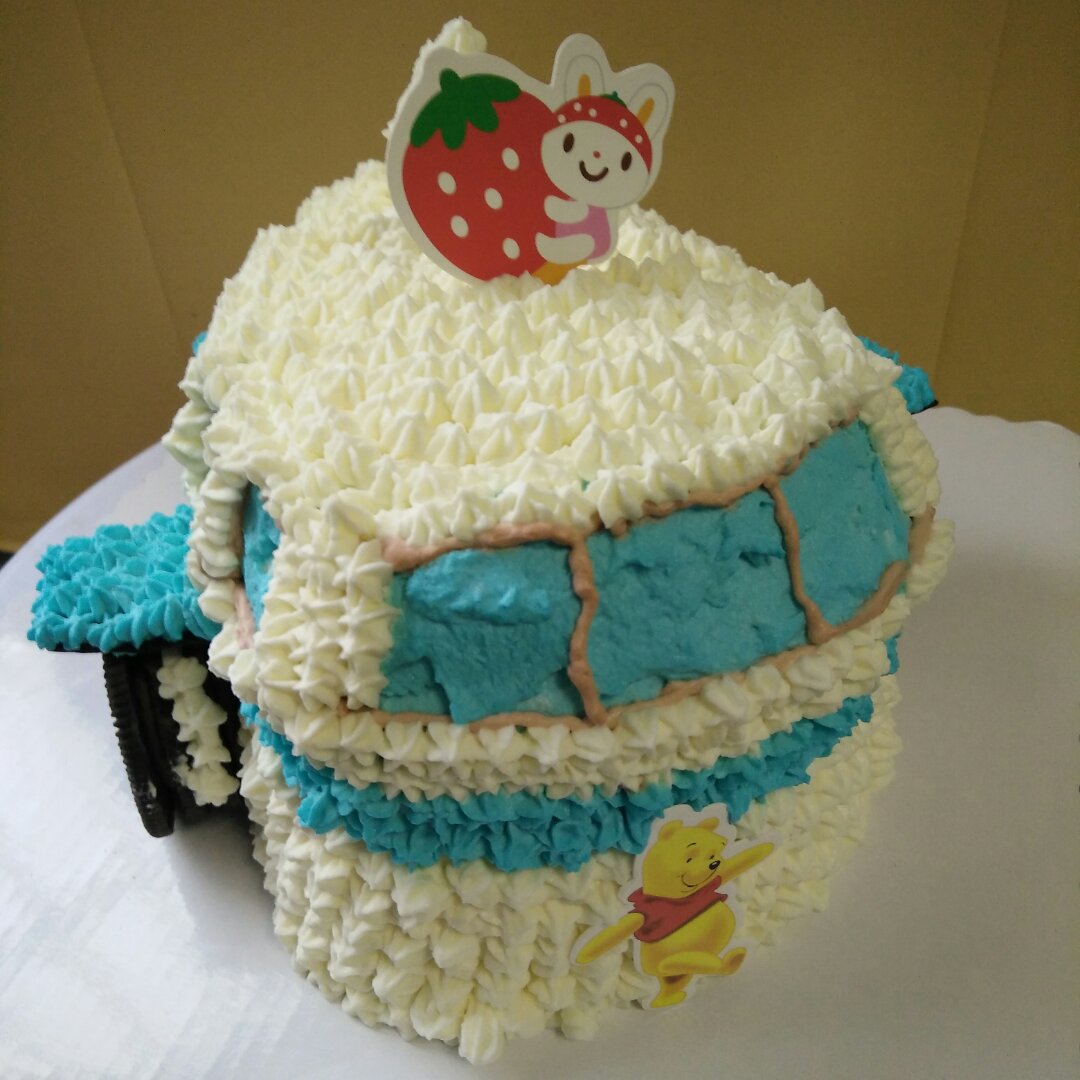 飞机水果忌廉蛋糕