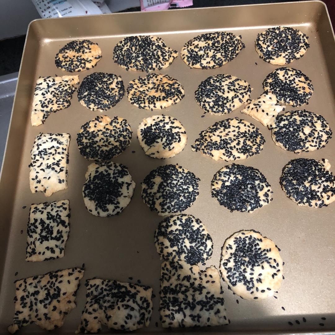 黑芝麻方块饼干