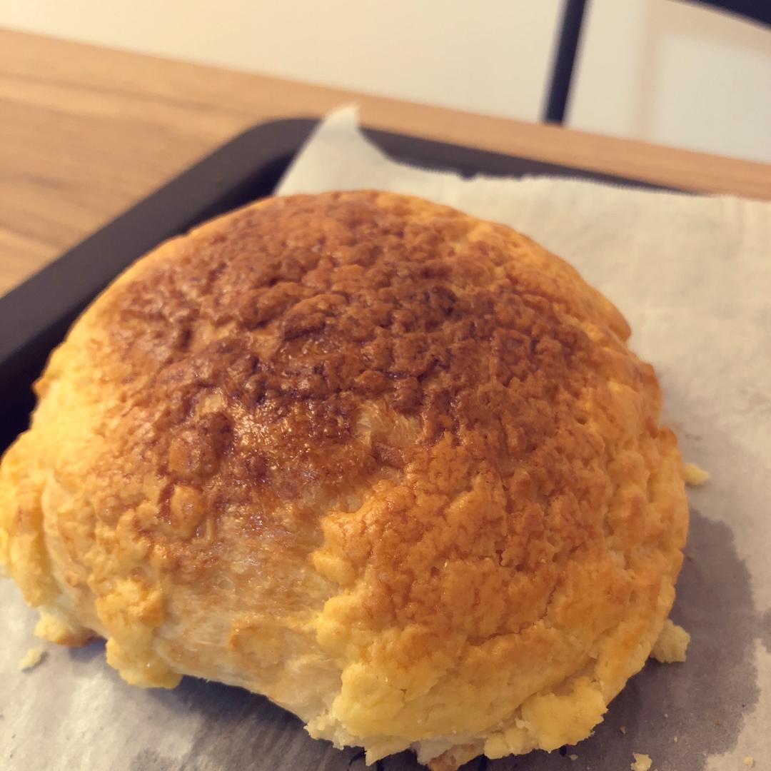 好吃到炸裂的港式菠萝包（附带制作酥皮的小视频）