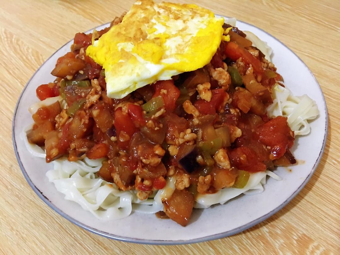 西红柿茄子肉丁打卤面