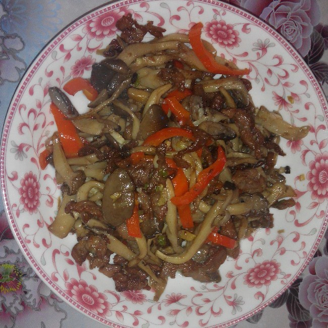 平菇炒肉