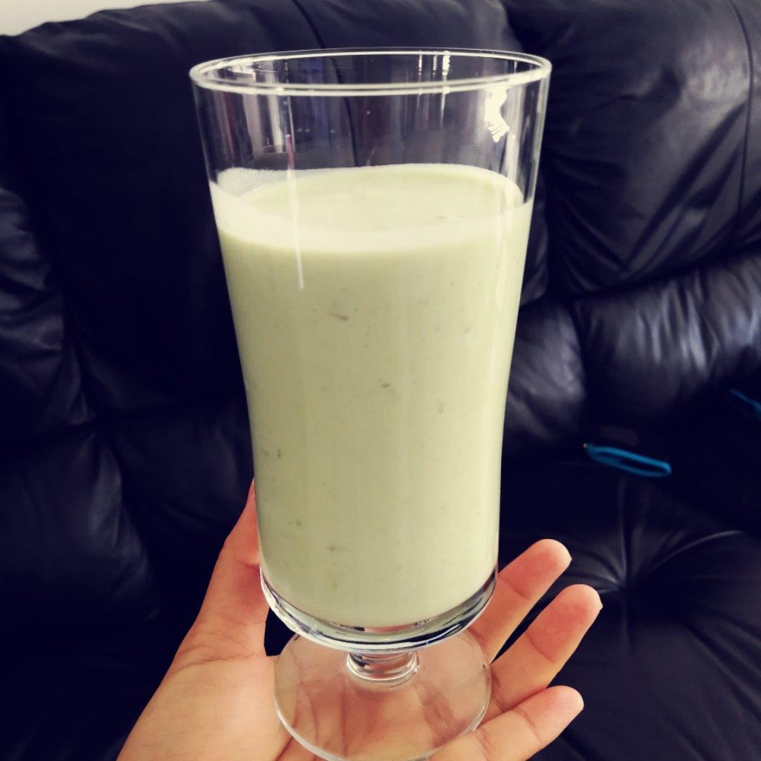 牛油果奶昔
