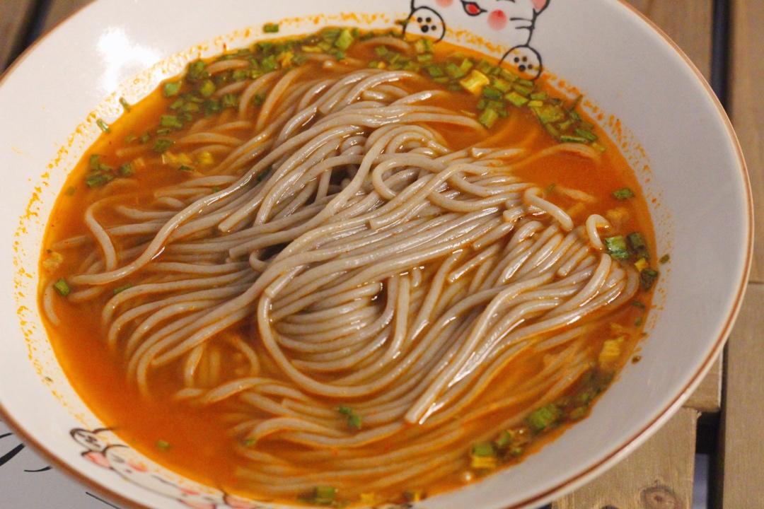一个人的一餐一饭。