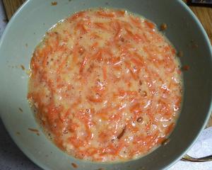 (消耗小米粥)小米胡萝卜鸡蛋煎饼的做法 步骤3