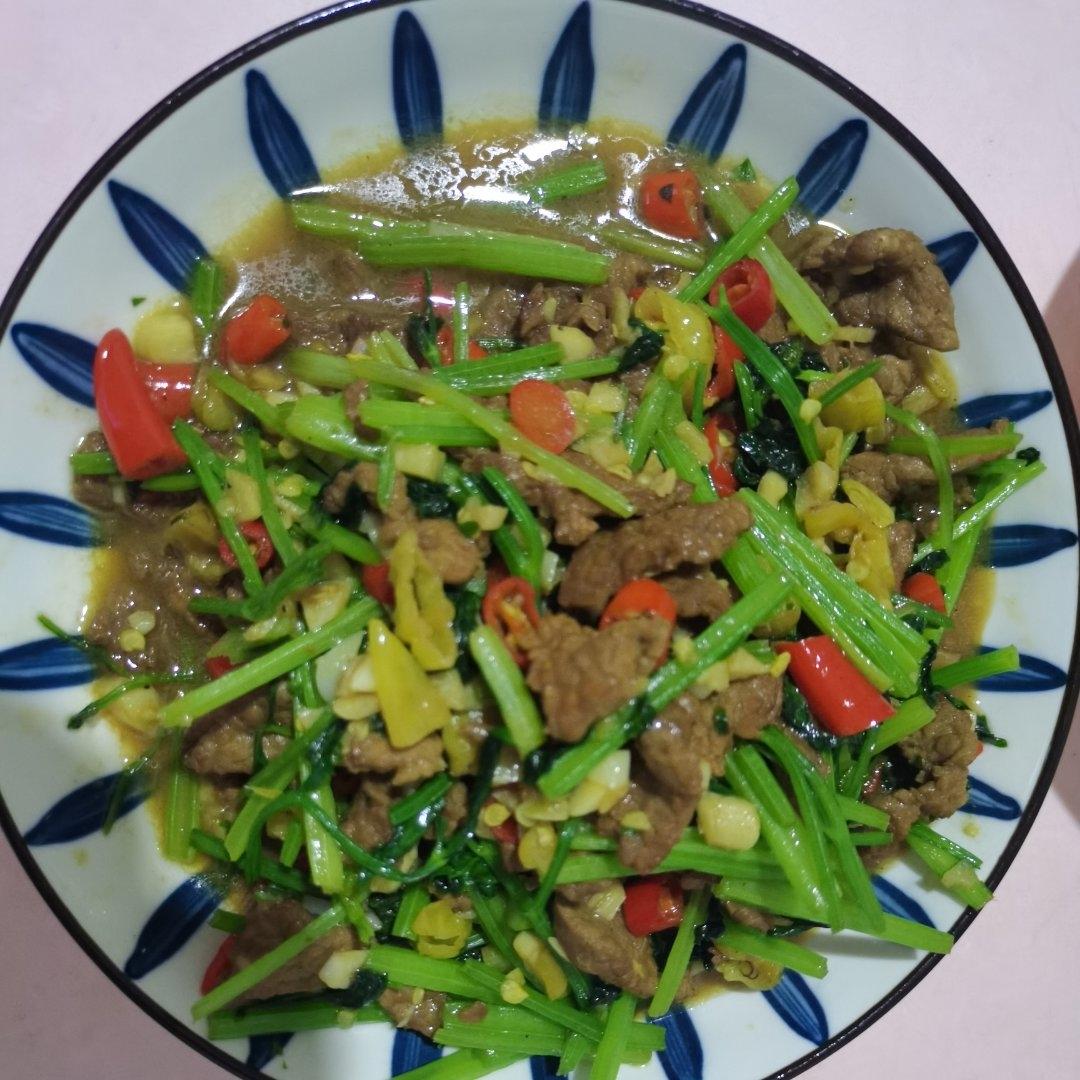 小炒牛肉（肉嫩味香）