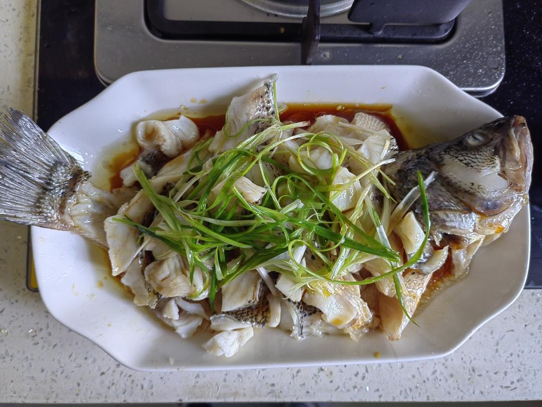 鲜嫩鲈鱼片