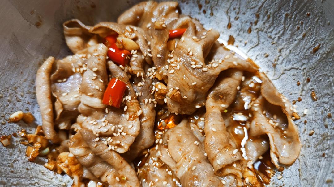 凉拌肥牛卷的做法