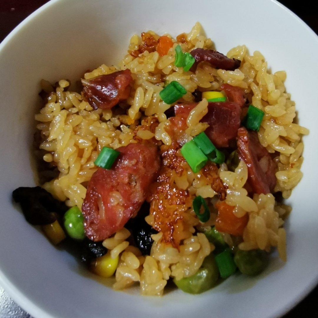 懒人必备～电饭煲腊肠焖饭