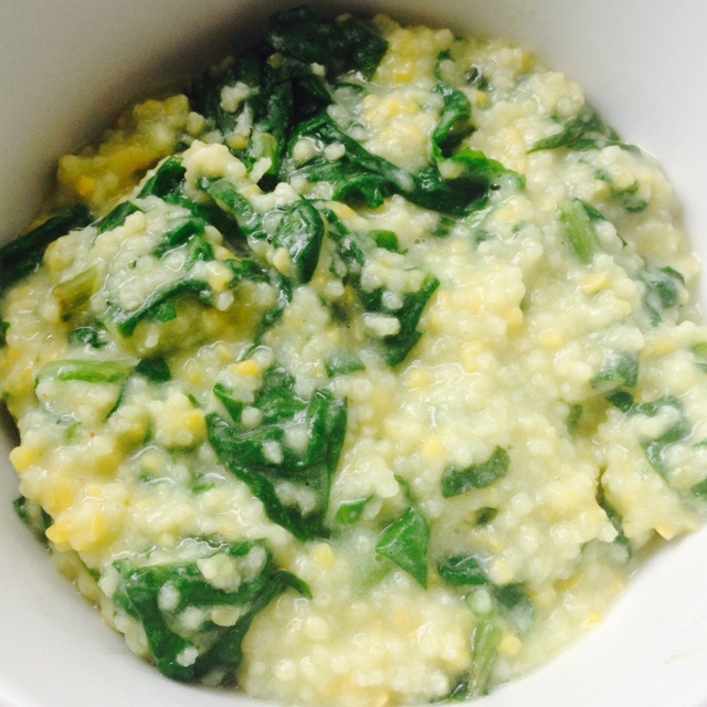 菠菜鸡蛋小米粥