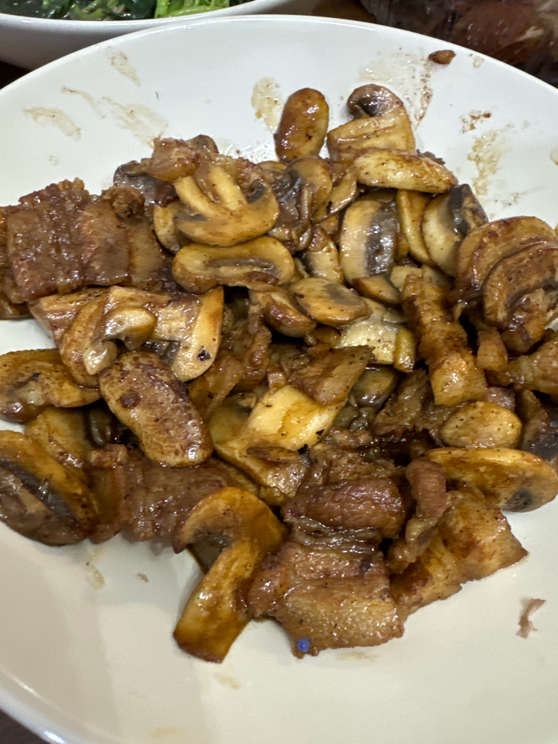 圆菇炒肉—普通而美味的