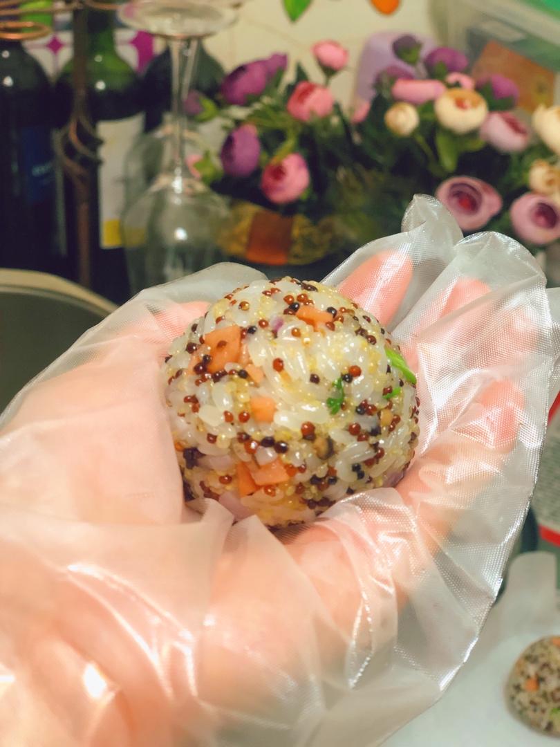藜麦饭团