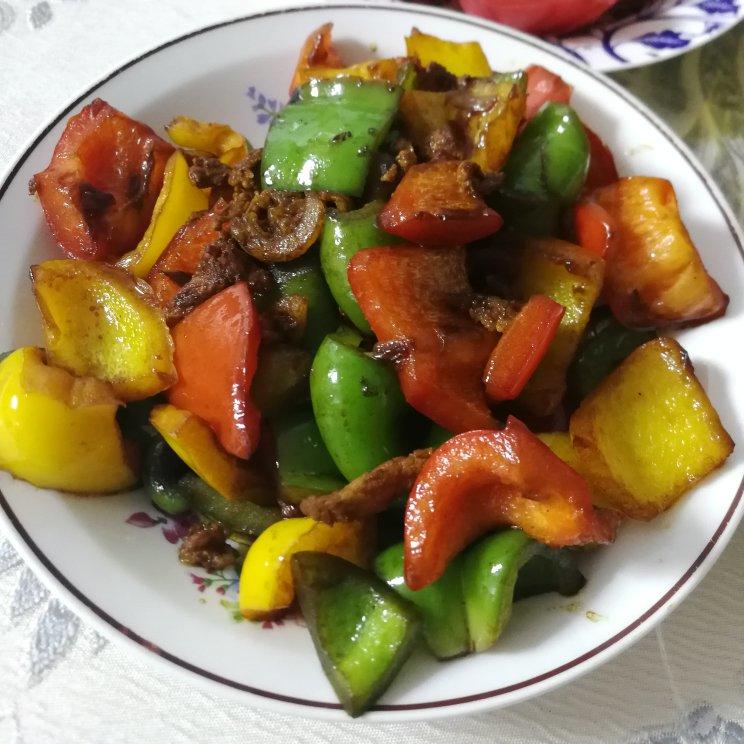 三椒炒肉