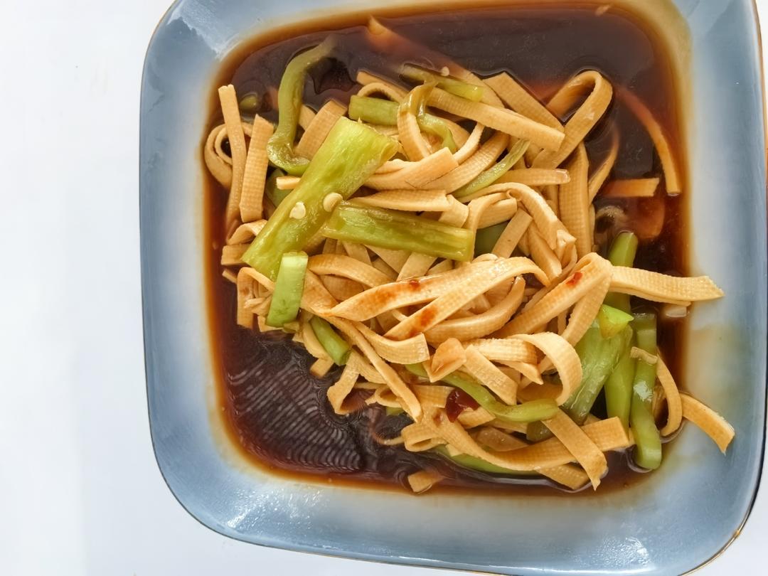 不用厨艺的尖椒干豆腐