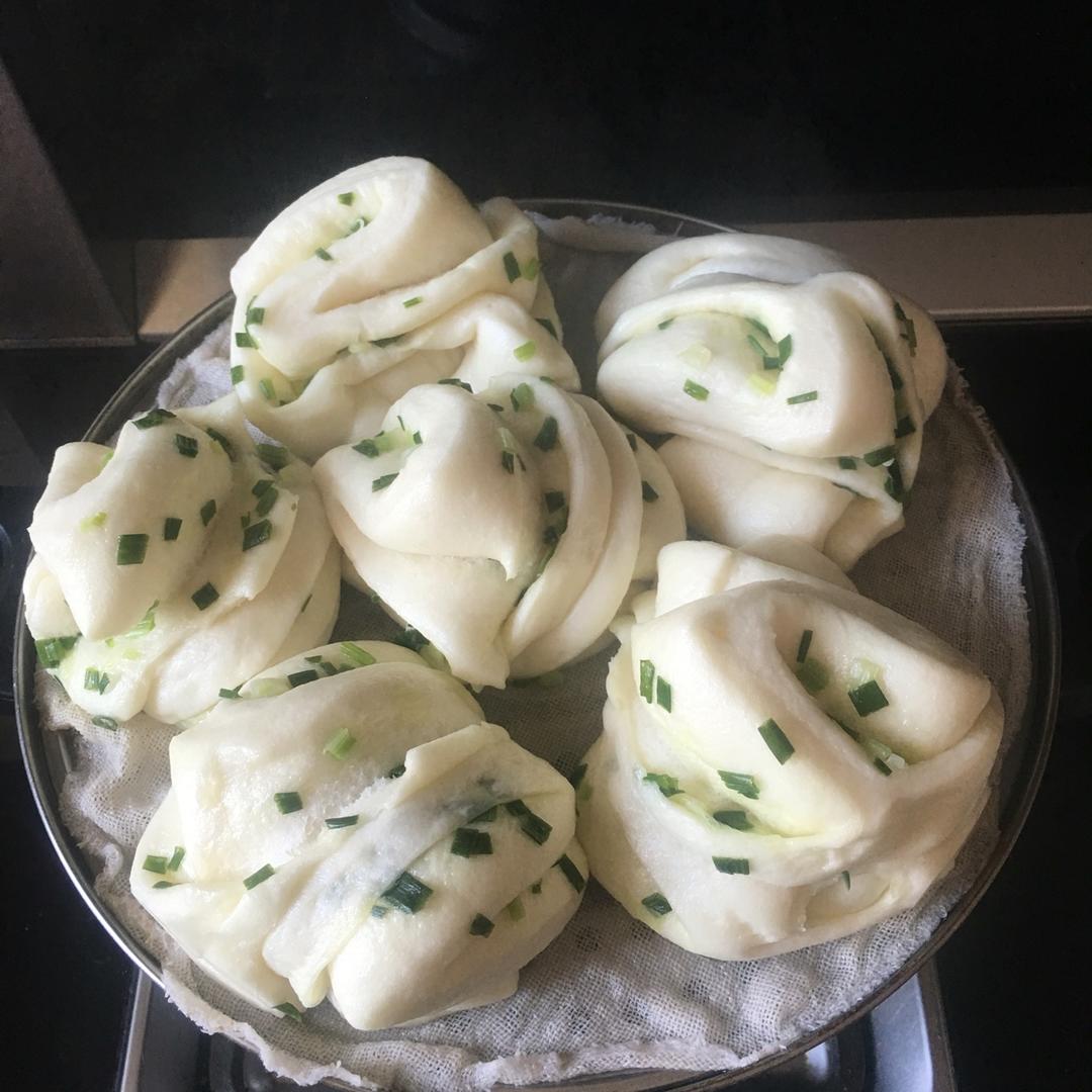 葱油花卷 Steamed Roll