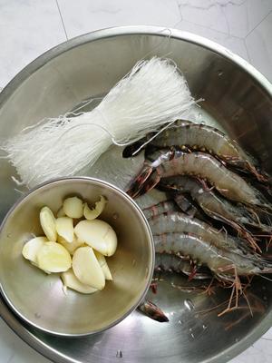 蒜茸粉丝蒸虾的做法 步骤1