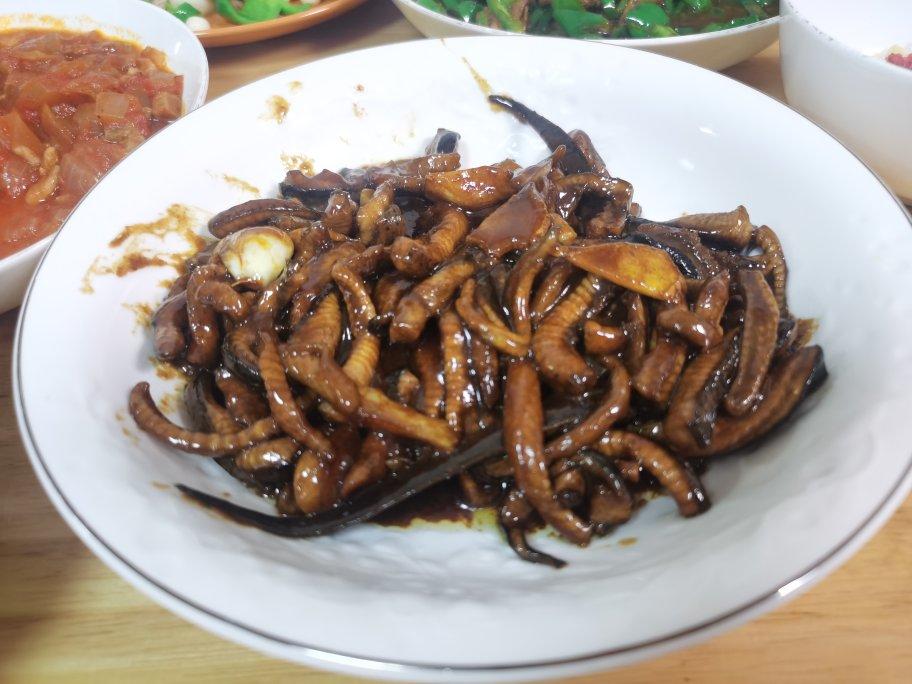 这碗响油鳝糊一吃，就算到了夏天了。