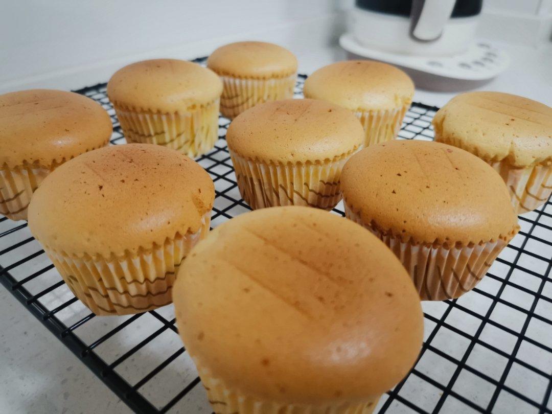 炼乳纸杯蛋糕