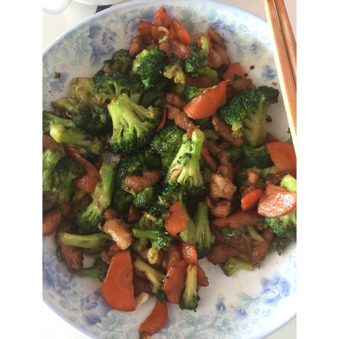 西兰花胡萝卜炒肉