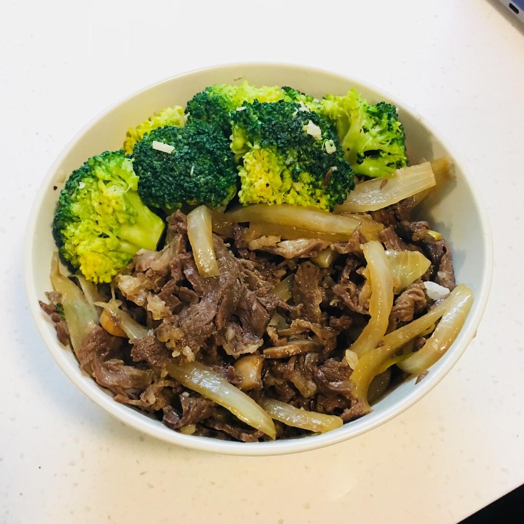 洋葱肥牛饭