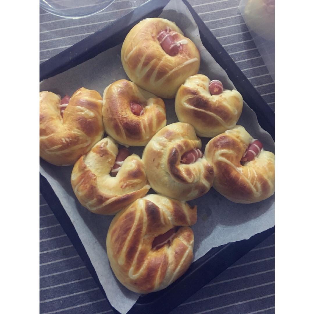 脆皮肠仔餐包
