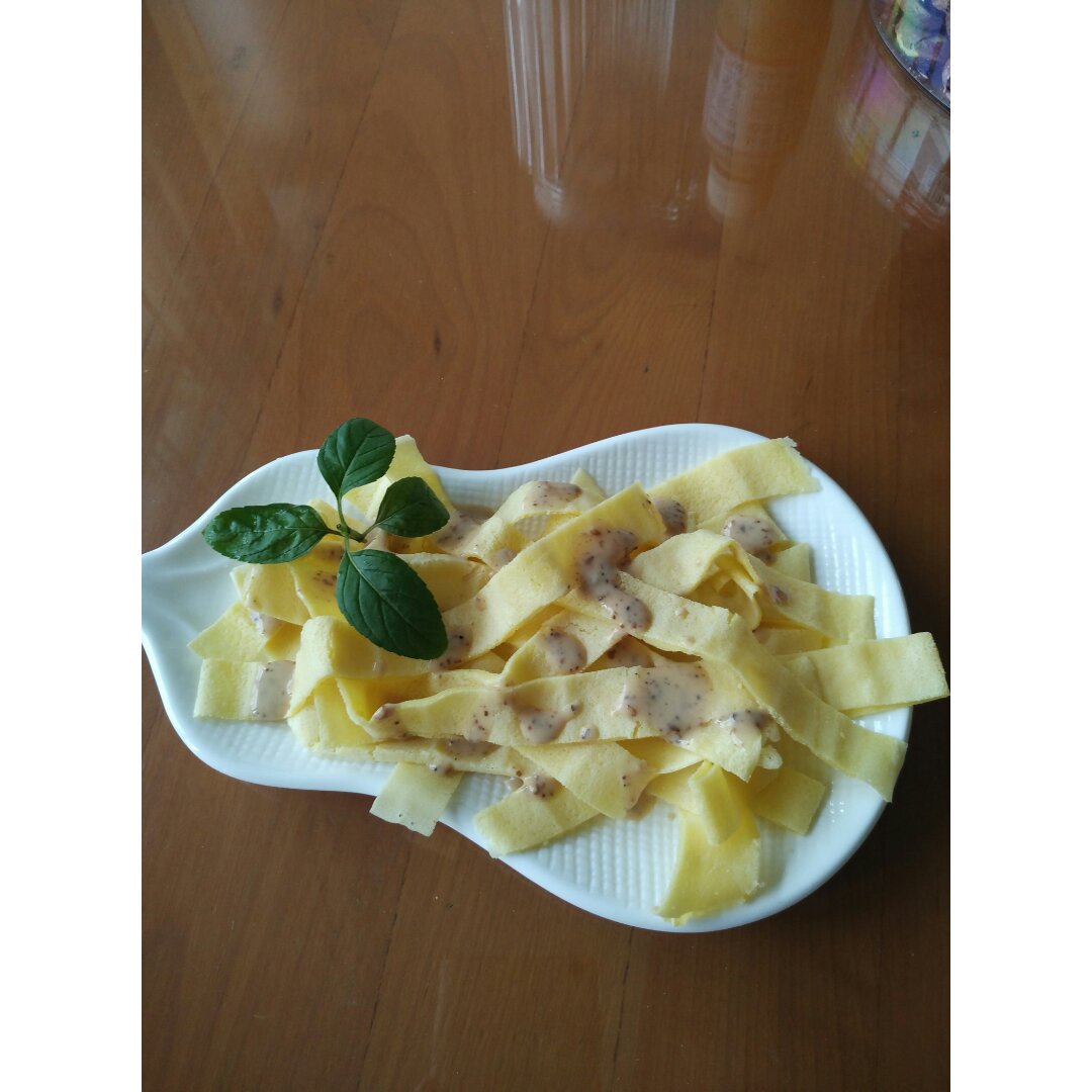 能当主食吃的炒菜丨芹菜土豆丝 · 圆满素食