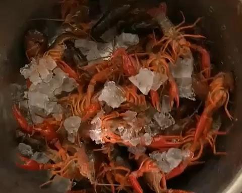 点燃灵魂的魔力小龙虾🦞的做法 步骤1