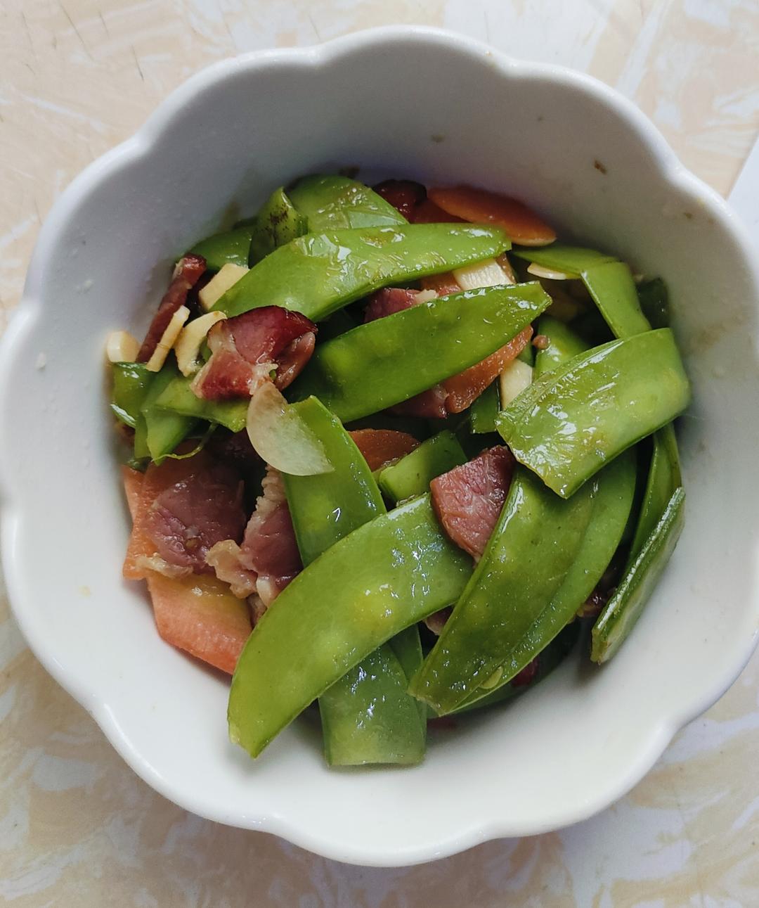 荷兰豆木耳炒腊肉【简单】