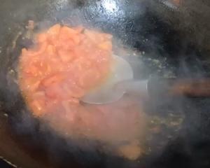 可拌饭吃的番茄毛豆蘑菇汤的做法 步骤7