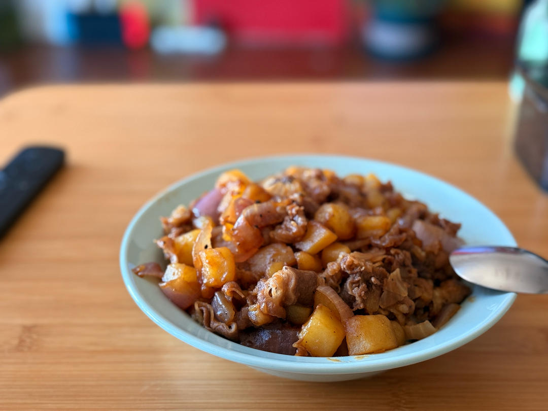好吃到舔碗底的土豆肥牛拌饭