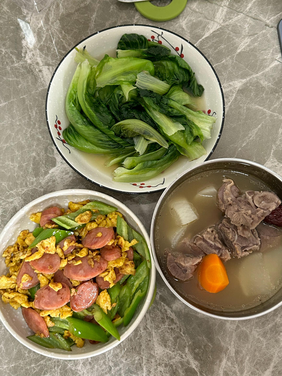 清炖滋补羊排汤