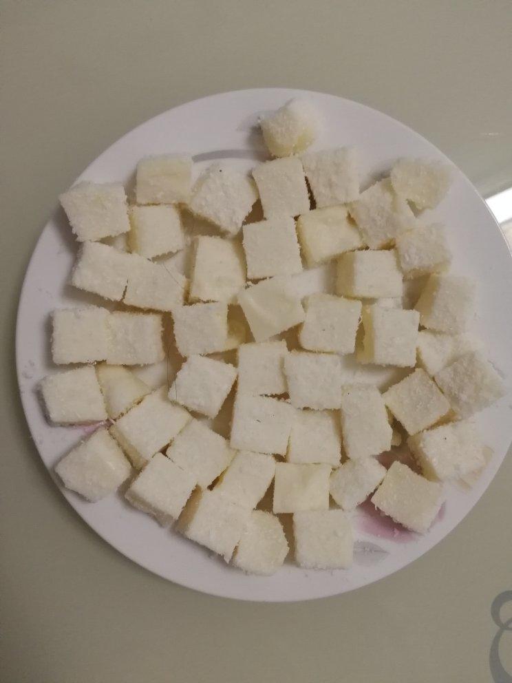 完胜85度C牛奶椰丝小方