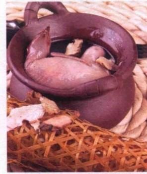 土茯苓炖鹌鹑(滋阴养胃、解毒除湿)