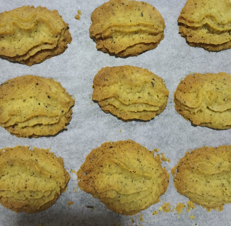 消耗奶油焦糖酱的红茶饼干