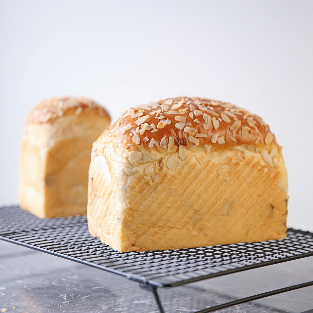 酒渍葡萄干吐司