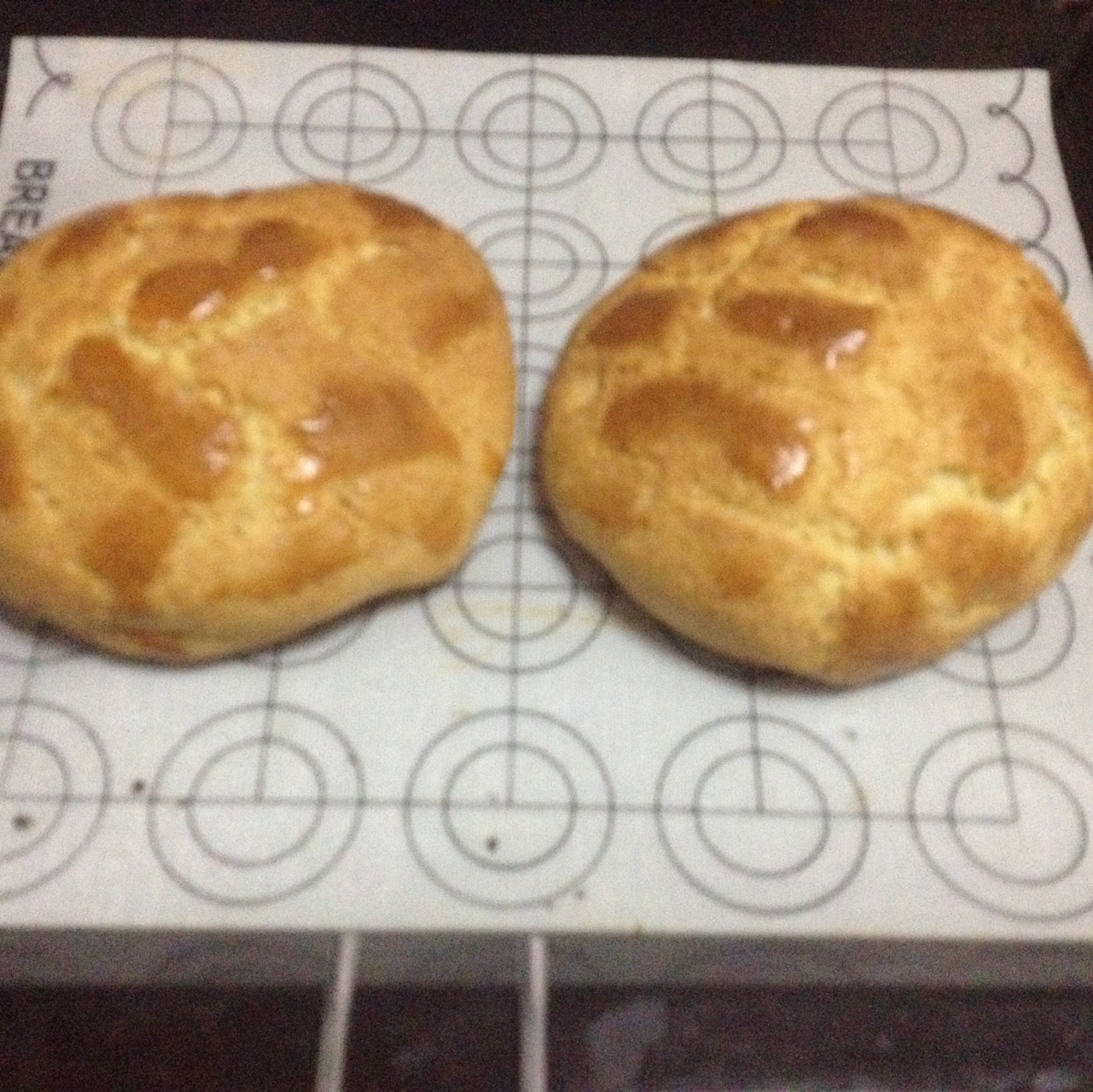 菠萝包（附10分钟手套膜和快速软面包做法）