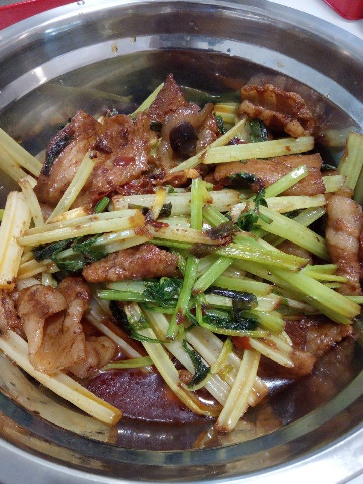 芹菜炒五花肉