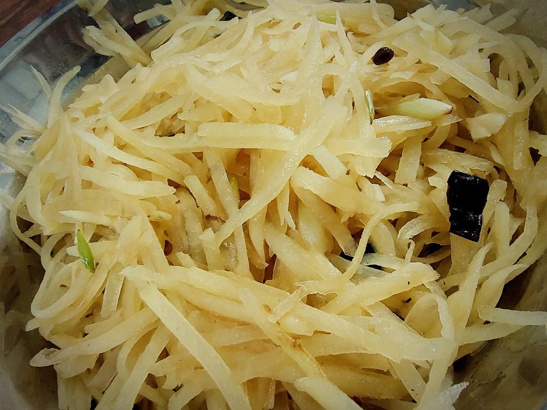超级无敌下饭菜～酸辣土豆丝