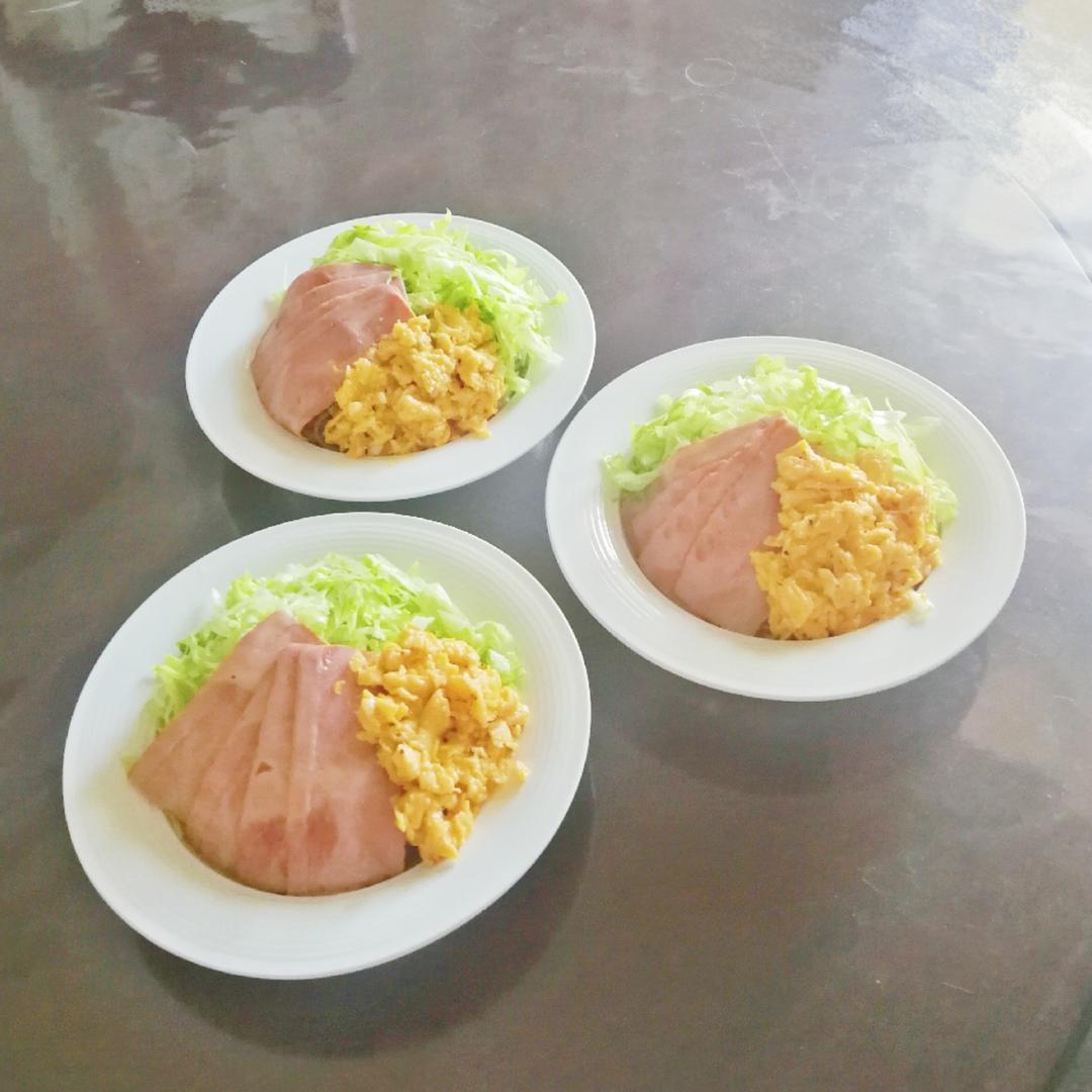 青酱滑蛋培根荞麦面