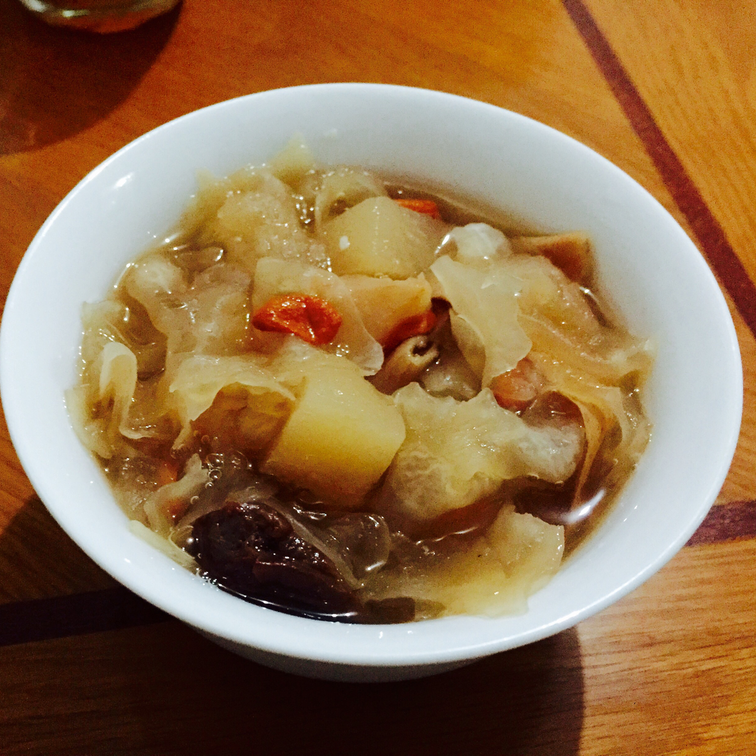 轩然依诺做的老北京小吊梨汤