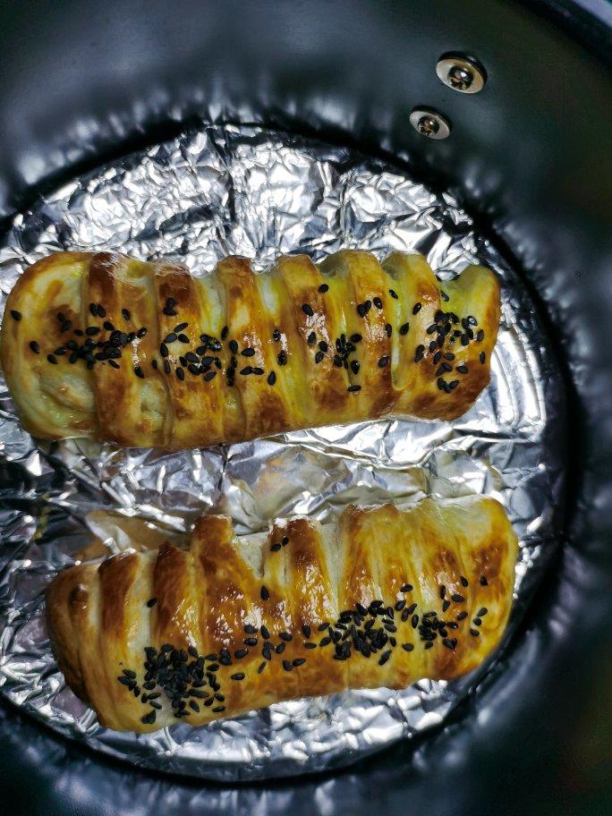 ㊙️手抓饼的新吃法之毛毛虫香肠卷✅